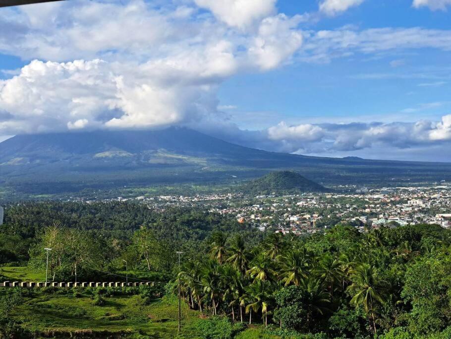 Arthur Private Resort Legazpi Eksteriør bilde